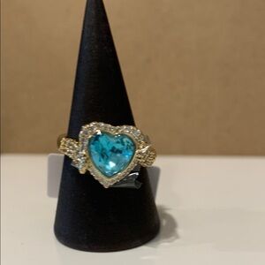 Elegant Gold and Blue Heart Ring